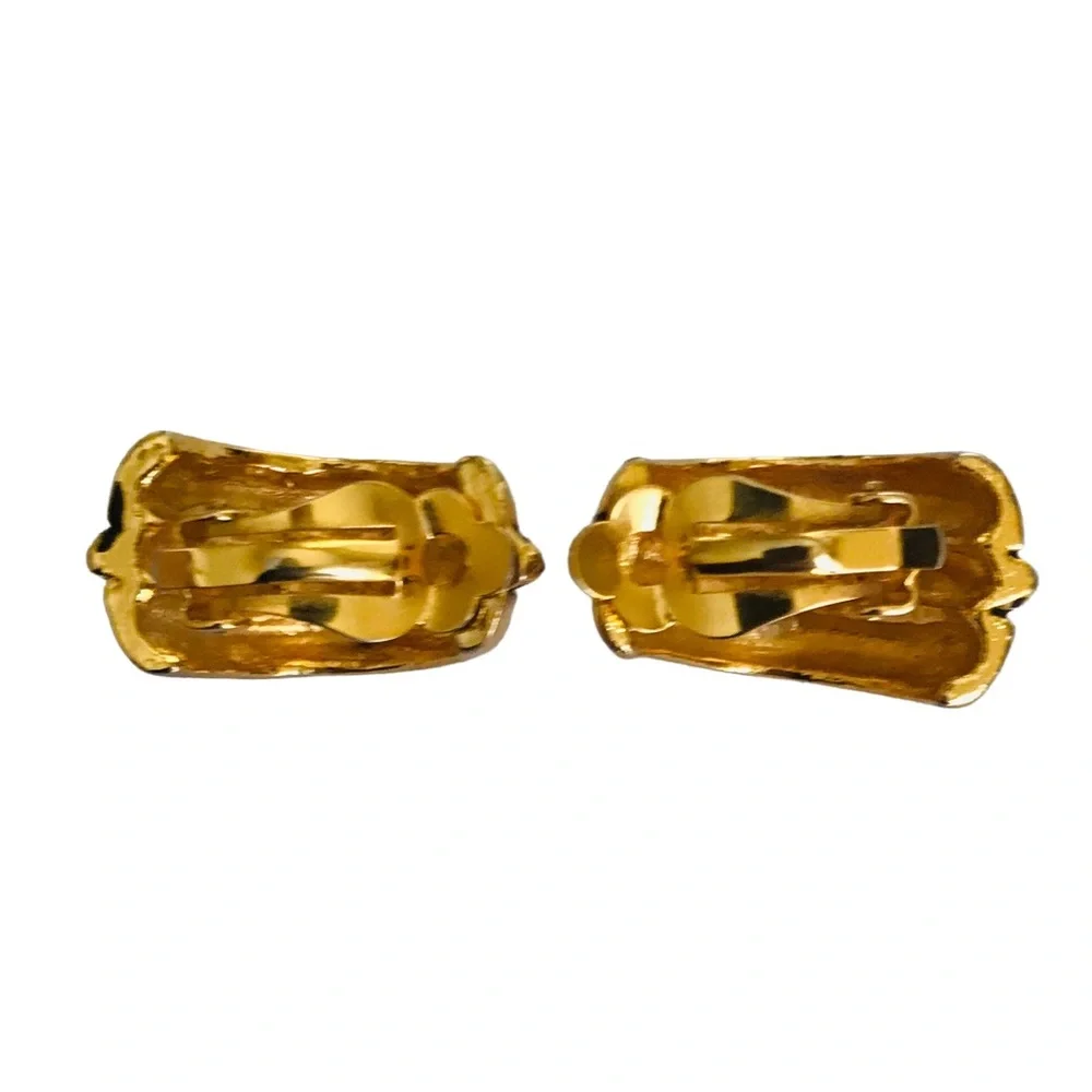 Vintage Gold Tone Chunky Scroll Clip On Earrings